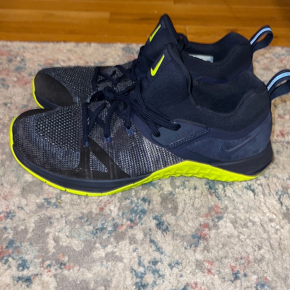 Nike Men’s Metcon Flyknit 3 Training/CrossFit Shoe, Size 11.5 (Obsidian/Volt)
